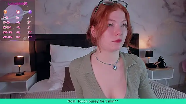SophieOuld online show from February 4, 1:48 pm