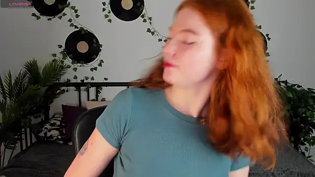 SophieOuld online show from March 18, 3:20 am