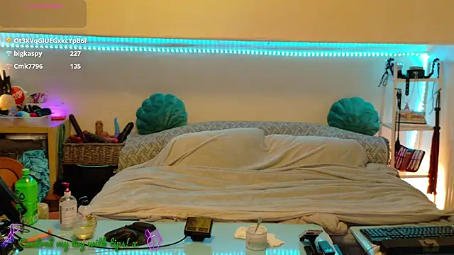 Snapshot of GoddessAlimony chatting on February 7, 3:52 pm GoddessAlimony online show from February 7, 3:52 pm