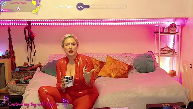 Snapshot of GoddessAlimony chatting on October 24, 2:08 am GoddessAlimony online show from October 24, 2:08 am