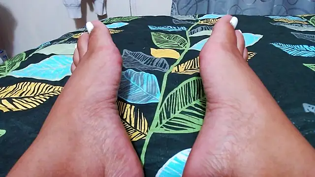 Snapshot of aleya_bliss chatting on February 21, 9:21 am aleya bliss online show from February 21, 9:21 am