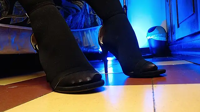 Snapshot of aleya_bliss chatting on February 27, 9:26 pm aleya bliss online show from February 27, 9:26 pm