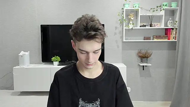 Snapshot of avegothy- chatting on February 6, 12:59 pm avegothy- online show from February 6, 12:59 pm