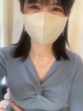 Snapshot of MURA-saki chatting on February 18, 12:59 am MURA-saki online show from February 18, 12:59 am