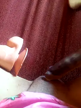 baixinhainsaciavel23 online show from April 18, 3:38 pm