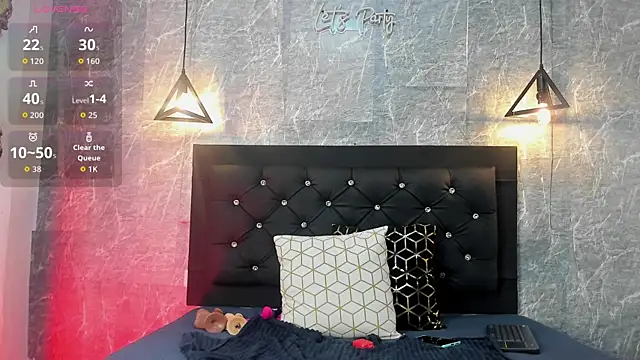 emberhodson online show from October 10, 12:04 pm