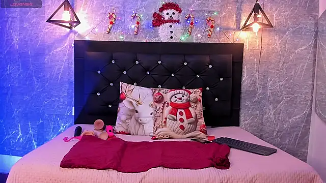 emberhodson online show from November 29, 12:19 pm