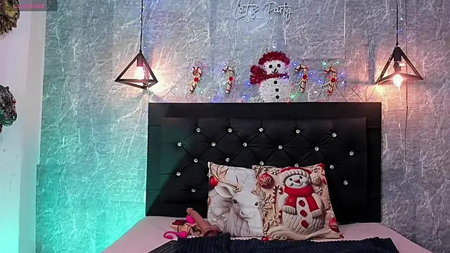 emberhodson online show from December 3, 12:25 pm