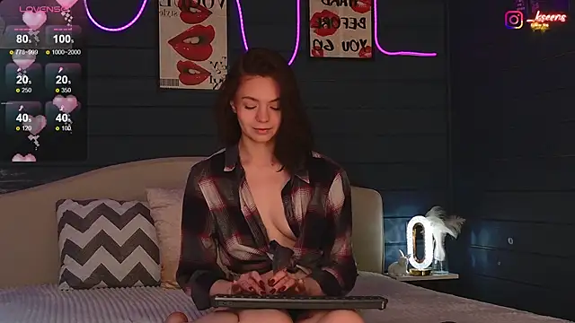 Eseensia online show from October 20, 2:23 am