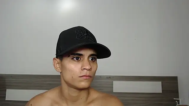 Liiamthompson online show from September 24, 8:28 am