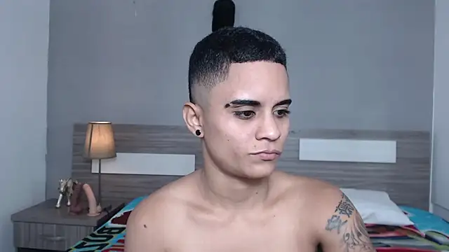 Liiamthompson online show from October 17, 10:18 am