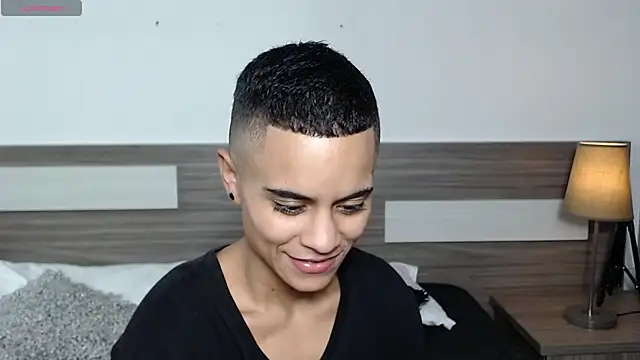 Liiamthompson online show from November 7, 10:59 am