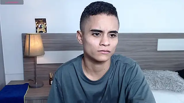 Liiamthompson online show from November 28, 9:39 pm