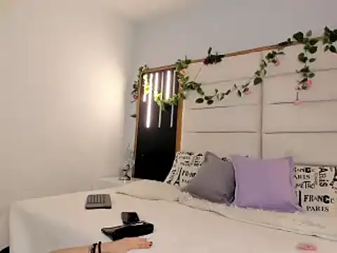 SofiArias online show from February 28, 5:37 pm