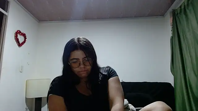 viccky vick online show from October 19, 3:18 am