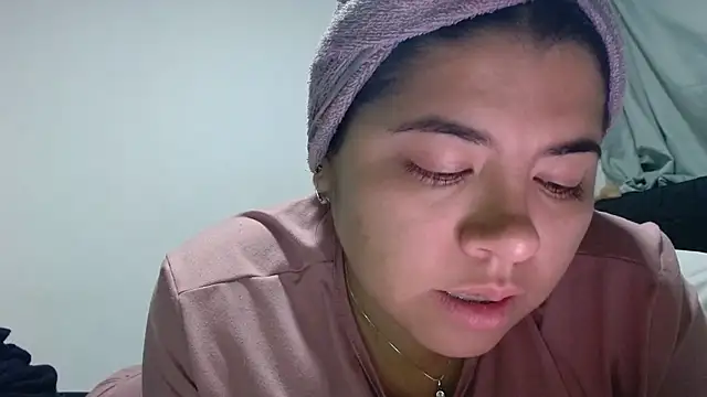 Snapshot of viccky_vick chatting on April 21, 2:04 am viccky vick online show from April 21, 2:04 am