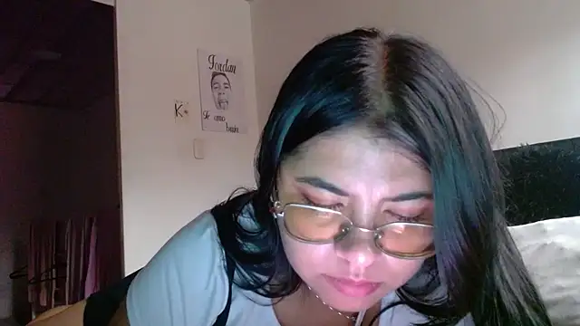 Snapshot of viccky_vick chatting on May 31, 9:16 pm viccky vick online show from May 31, 9:16 pm