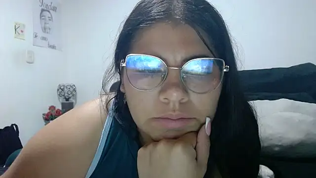 Snapshot of viccky_vick chatting on June 15, 1:52 am viccky vick online show from June 15, 1:52 am