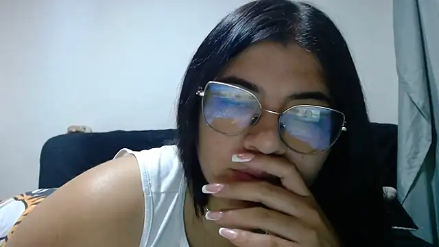 Snapshot of viccky_vick chatting on June 21, 4:15 am viccky vick online show from June 21, 4:15 am