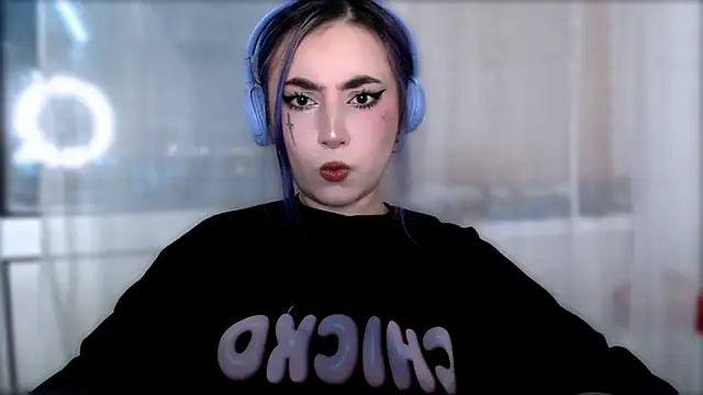 purplewitch online show from November 20, 8:30 pm