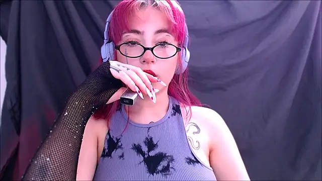 purplewitch online show from March 23, 5:55 am