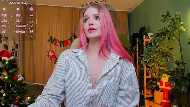 Gretchen Mol online show from December 20, 7:37 am