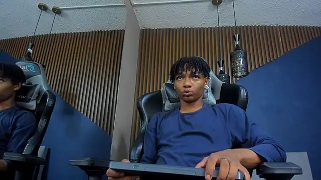 Snapshot of ErickCarmack chatting on February 4, 4:05 am ErickCarmack online show from February 4, 4:05 am