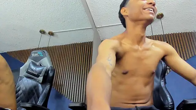 Snapshot of ErickCarmack chatting on February 5, 4:16 am ErickCarmack online show from February 5, 4:16 am