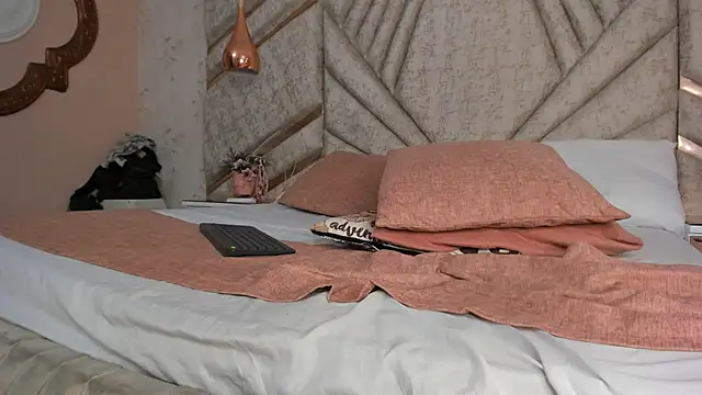 Snapshot of ErickCarmack chatting on February 11, 7:23 am ErickCarmack online show from February 11, 7:23 am