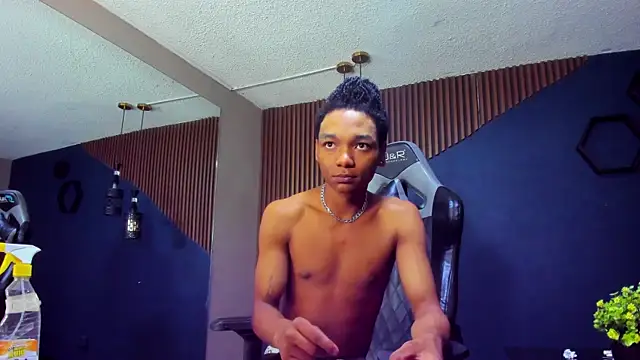 Snapshot of ErickCarmack chatting on March 17, 4:08 am ErickCarmack online show from March 17, 4:08 am