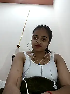 Snapshot of RAYI_123 chatting on February 1, 8:26 pm RAYI 123 online show from February 1, 8:26 pm