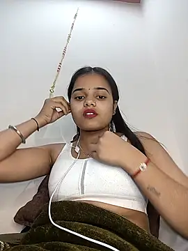 Snapshot of RAYI_123 chatting on February 10, 8:00 pm RAYI 123 online show from February 10, 8:00 pm