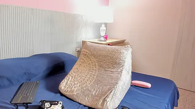 yeikafoxy online show from March 7, 11:18 am