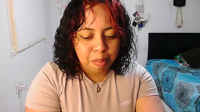 alexandraluv online show from December 5, 12:30 am