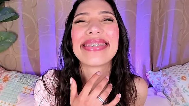 Miss veronicaa2 online show from June 9, 1:34 pm