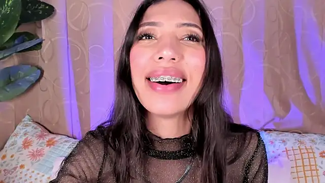 Miss veronicaa2 online show from June 24, 1:10 pm