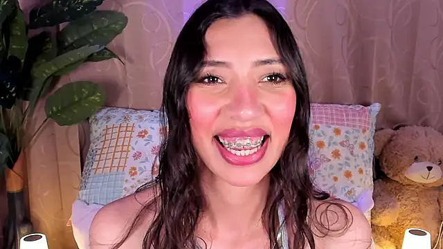 Miss veronicaa2 online show from July 22, 1:25 pm