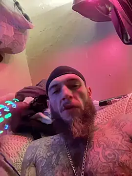 Snapshot of cruz815 chatting on February 15, 12:48 am cruz815 online show from February 15, 12:48 am