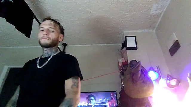 Snapshot of cruz815 chatting on September 13, 7:02 pm cruz815 online show from September 13, 7:02 pm