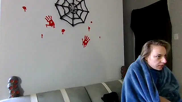 Snapshot of cruz815 chatting on October 25, 2:35 pm cruz815 online show from October 25, 2:35 pm