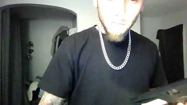 Snapshot of cruz815 chatting on November 9, 6:55 am cruz815 online show from November 9, 6:55 am