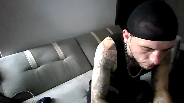 Snapshot of cruz815 chatting on November 25, 6:41 pm cruz815 online show from November 25, 6:41 pm