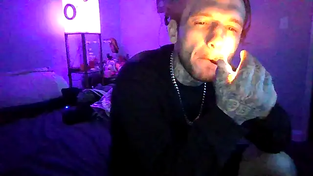 Snapshot of cruz815 chatting on December 1, 10:26 pm cruz815 online show from December 1, 10:26 pm