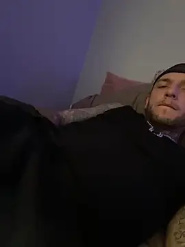 Snapshot of cruz815 chatting on December 4, 8:06 pm cruz815 online show from December 4, 8:06 pm