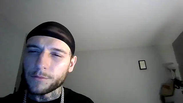 Snapshot of cruz815 chatting on December 18, 12:17 am cruz815 online show from December 18, 12:17 am