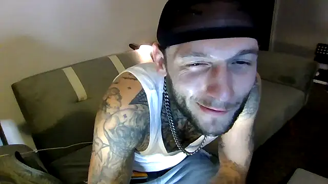 Snapshot of cruz815 chatting on December 21, 2:08 am cruz815 online show from December 21, 2:08 am