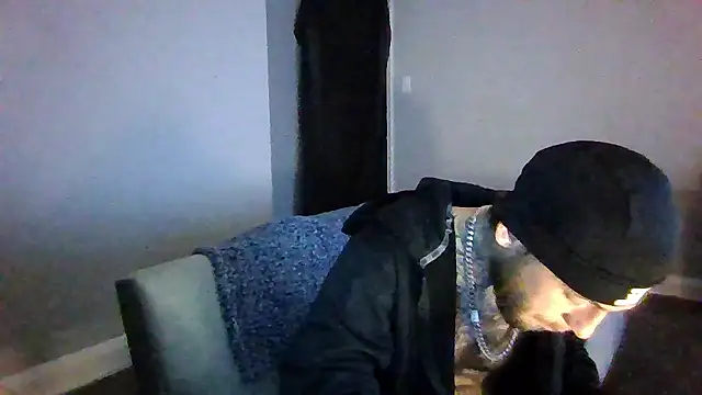 Snapshot of cruz815 chatting on January 6, 2:26 am cruz815 online show from January 6, 2:26 am