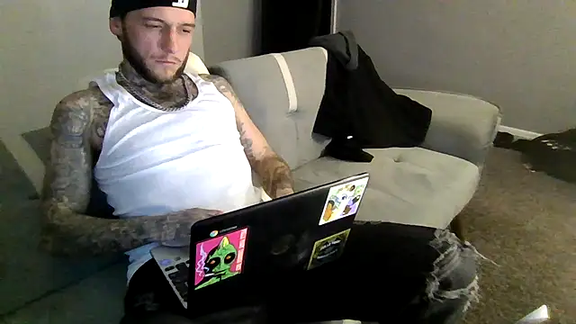 Snapshot of cruz815 chatting on January 6, 11:07 pm cruz815 online show from January 6, 11:07 pm