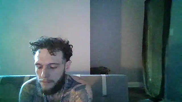 Snapshot of cruz815 chatting on February 28, 10:11 pm cruz815 online show from February 28, 10:11 pm