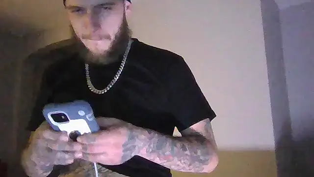 Snapshot of cruz815 chatting on March 2, 12:35 am cruz815 online show from March 2, 12:35 am